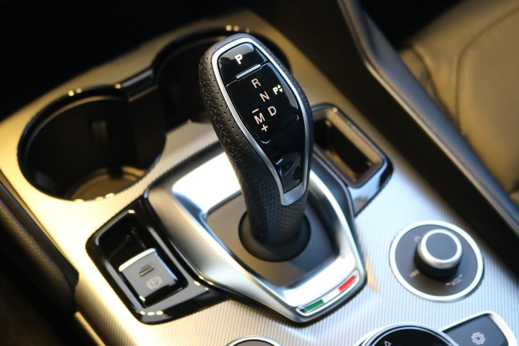 2025 Alfa Romeo Giulia Base - Photo 39