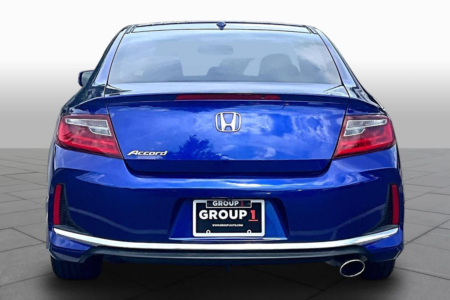 Used 2017 Deep Blue Opal Metallic Honda EX-L image 5