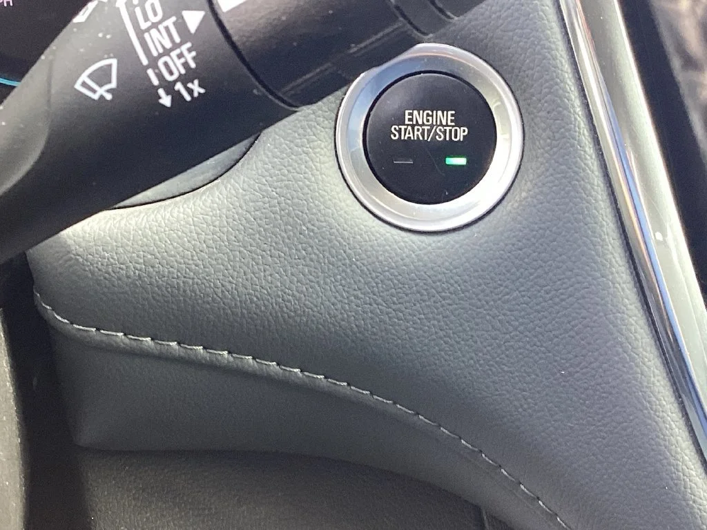 Used 2021 SILVER ICE METALLIC Chevrolet LT Cloth image 29