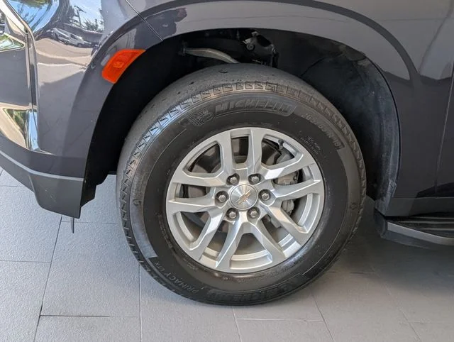 Used 2023 Gray Chevrolet LT image 4