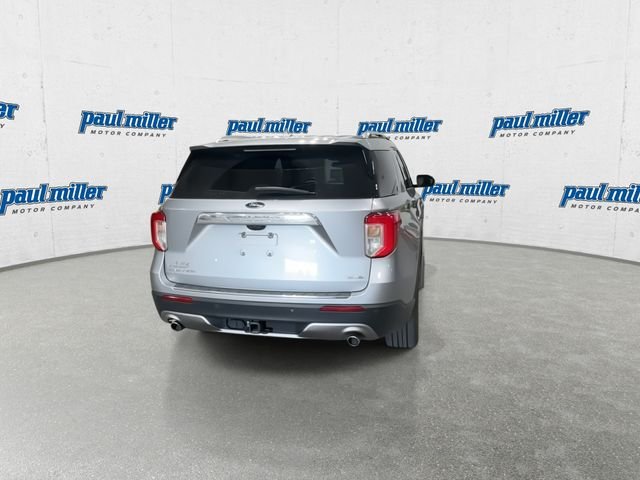 Used 2020 Silver Metallic Ford Limited image 11