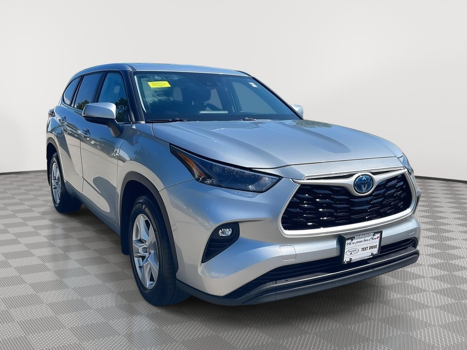 2023 Toyota Highlander LE - Photo 3