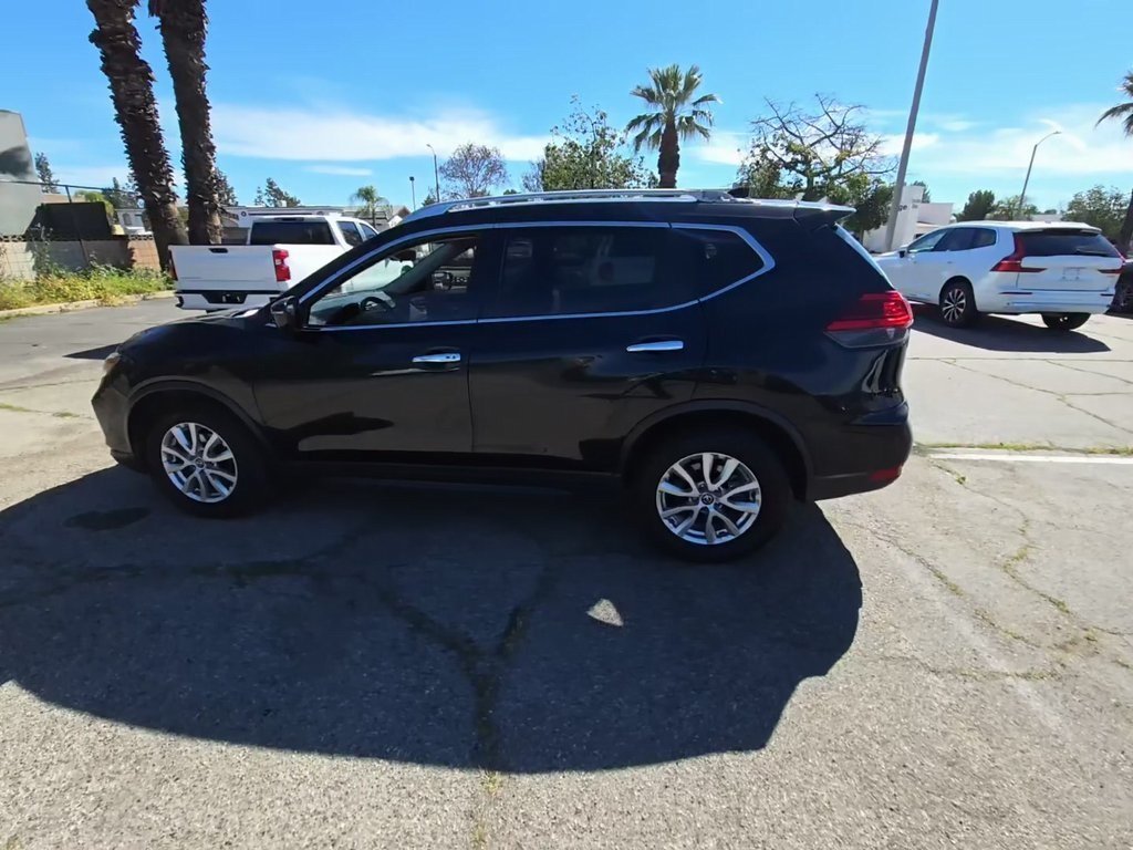 Used 2017 Nissan Rogue SV with VIN KNMAT2MV5HP506701 for sale in Highlands Ranch, CO