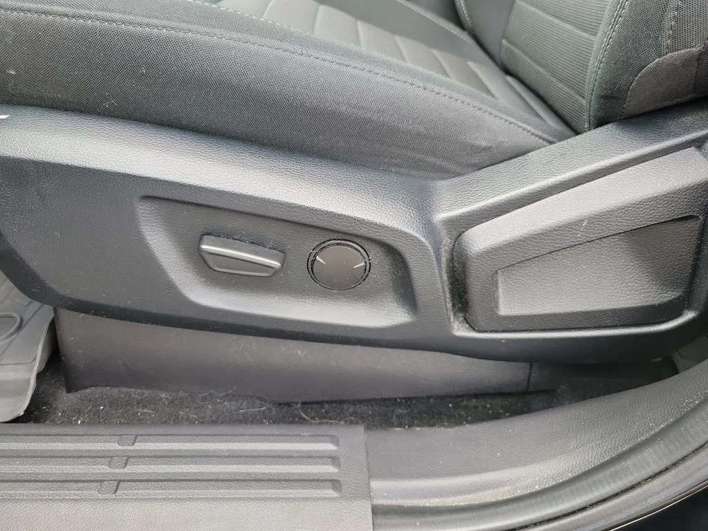 Used 2019 Black Ford XLT image 22