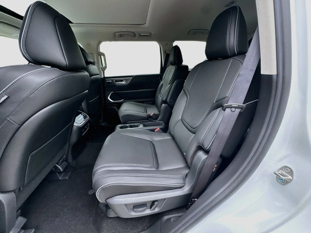 New 2027 RADIANT WHITE INFINITI Luxe 4WD image 26