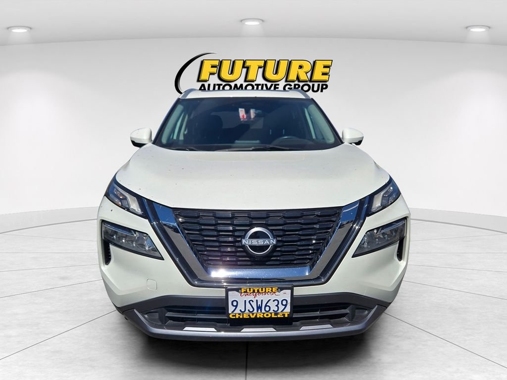 Used 2023 White Nissan SL image 2