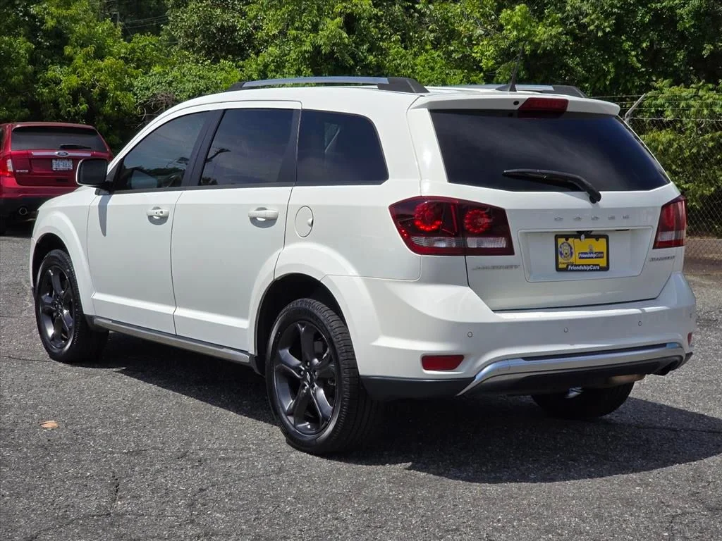 Used 2019 White Dodge Crossroad image 24