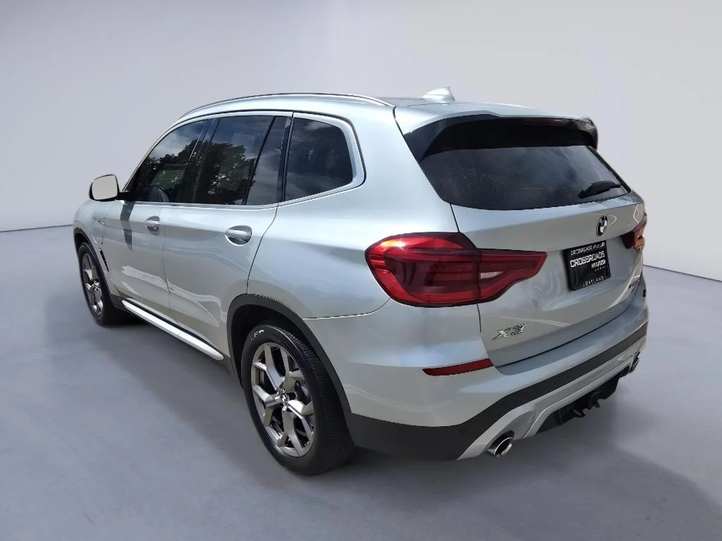 Used 2021 Glacier Silver Metallic BMW xDrive30e image 3