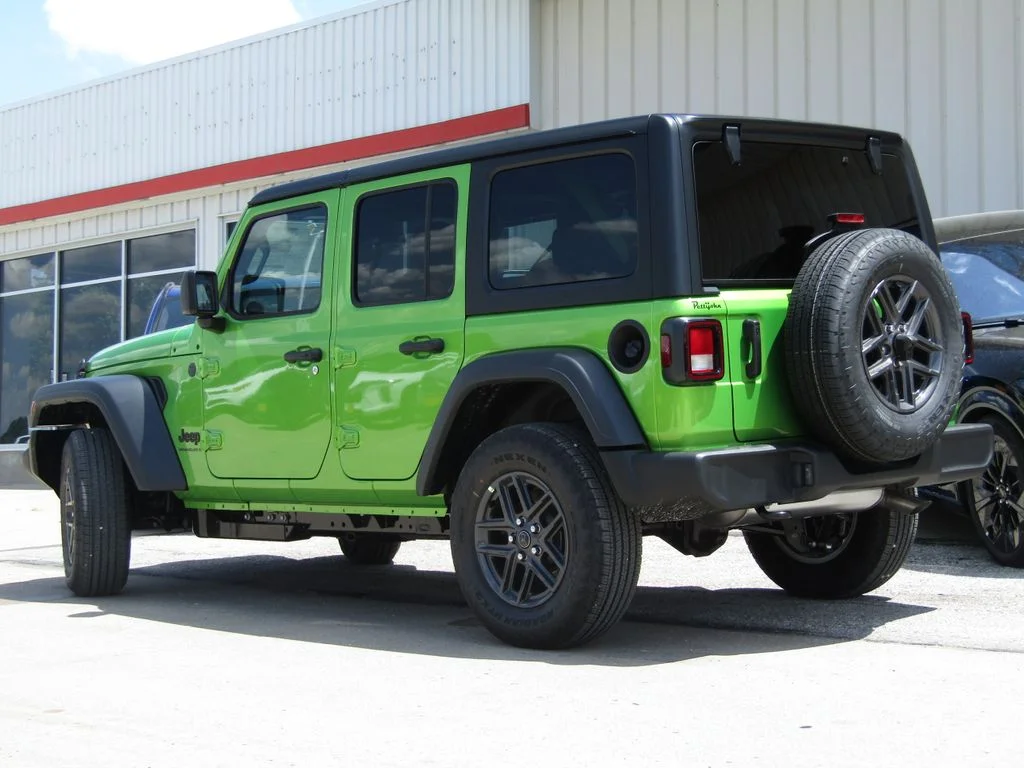 New 2026 Mojito Clearcoat Jeep Sport RHD image 10