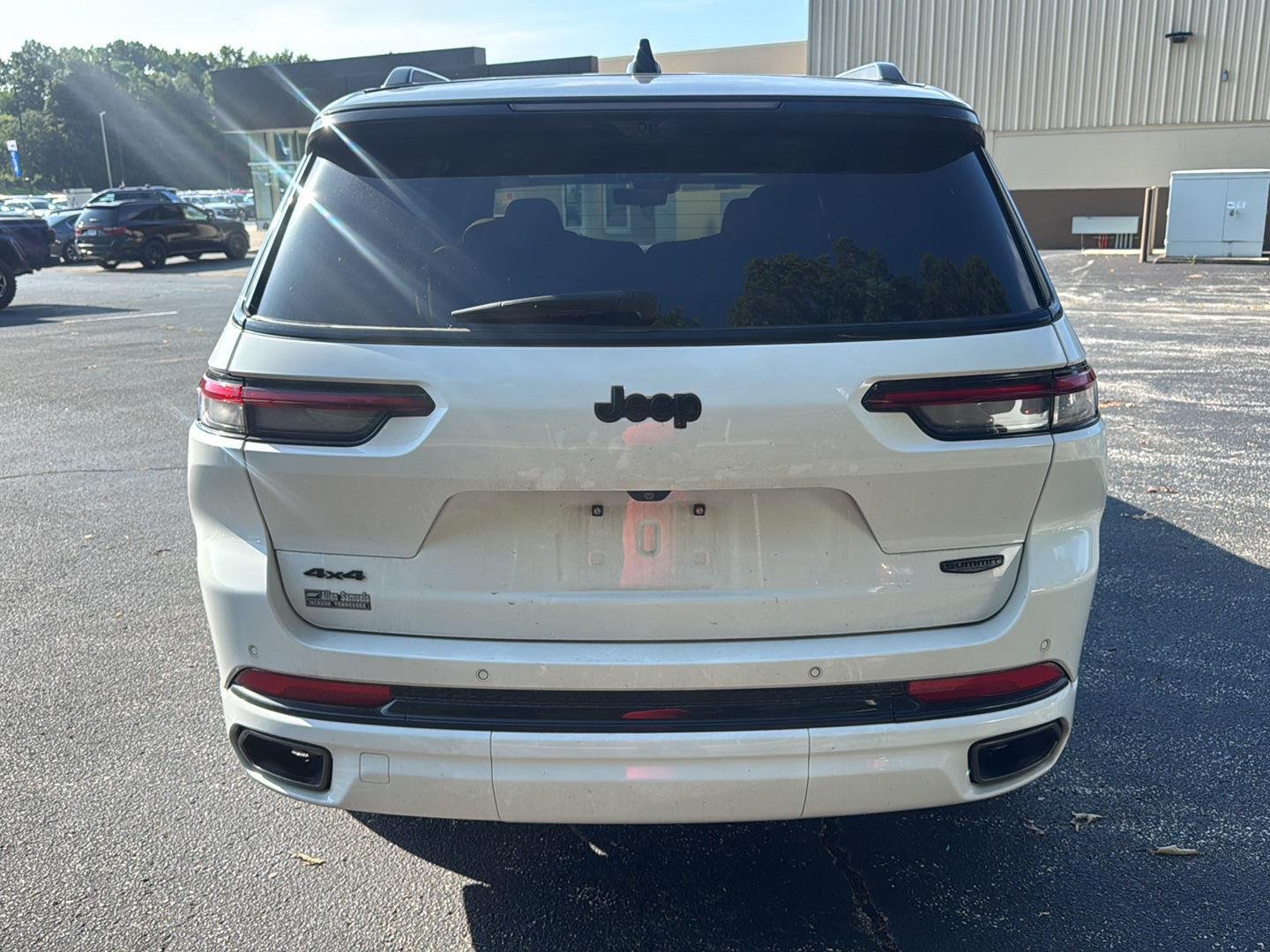 Used 2025 Bright White Clearcoat Jeep Summit Reserve image 4