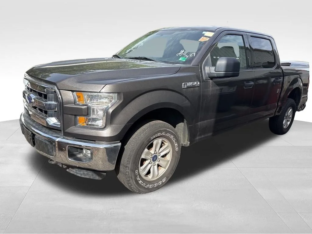 Used 2016 Gray Ford XLT image 2