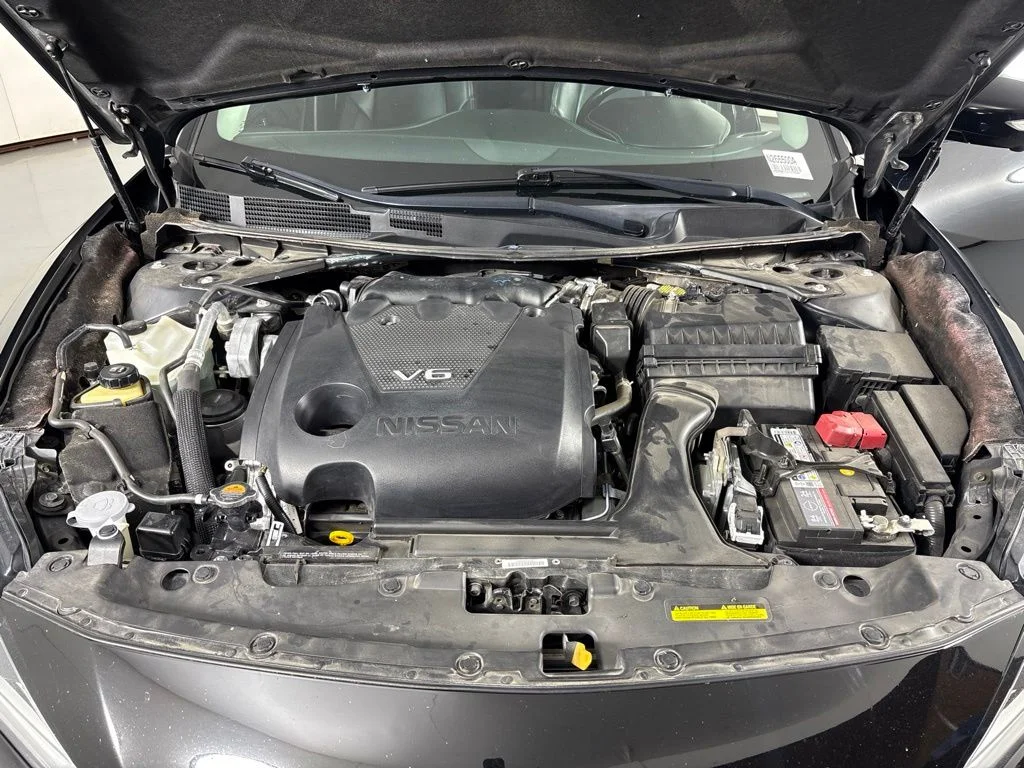 Used 2020 Black Nissan Platinum image 35