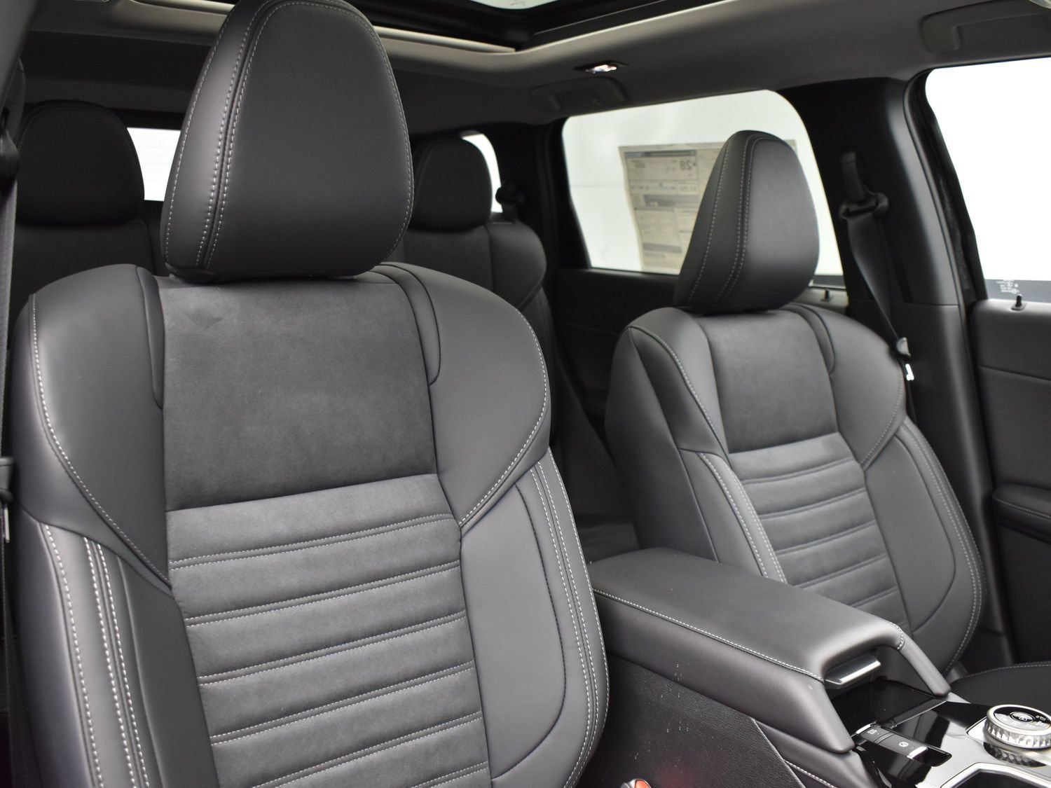 New 2026 Black Mitsubishi SE 1.5T 2WD image 18
