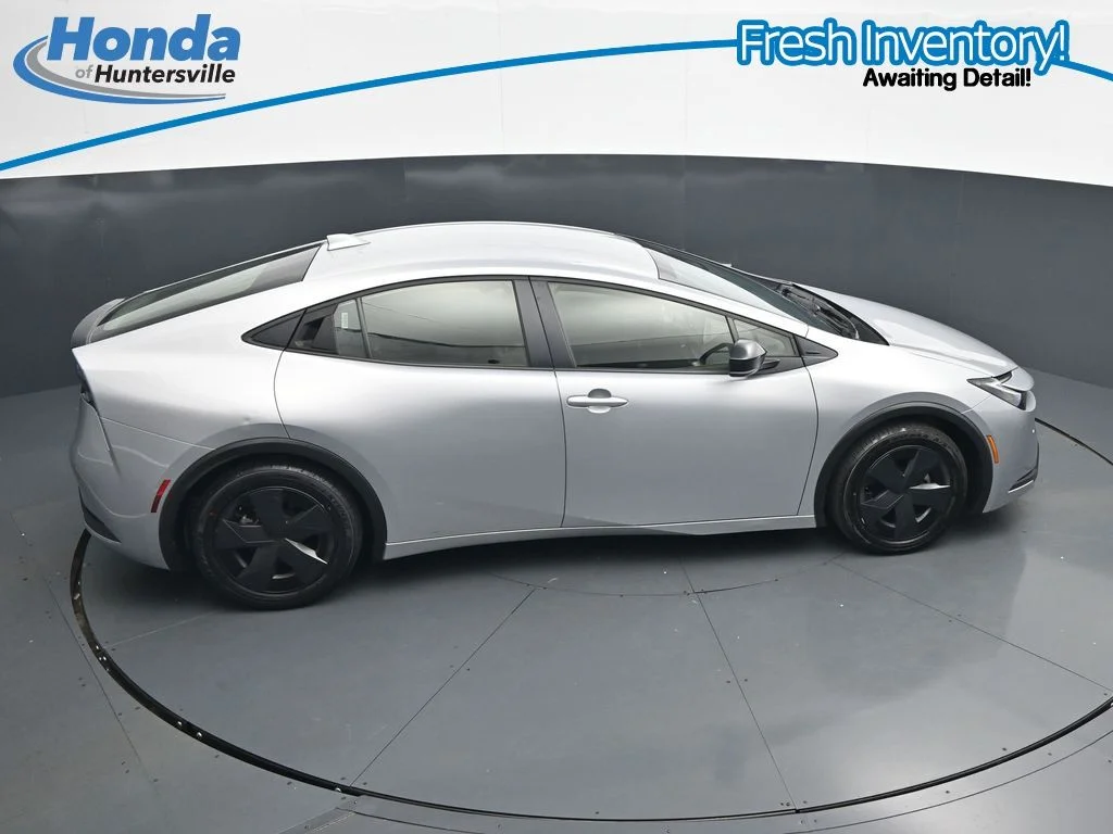 Used 2025 Cutting Edge Toyota LE image 26