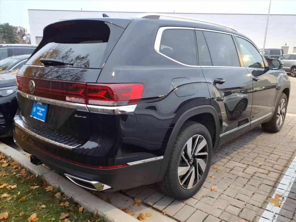 New 2026 Deep Black Pearl Volkswagen 2.0T SEL 4MOTION image 4
