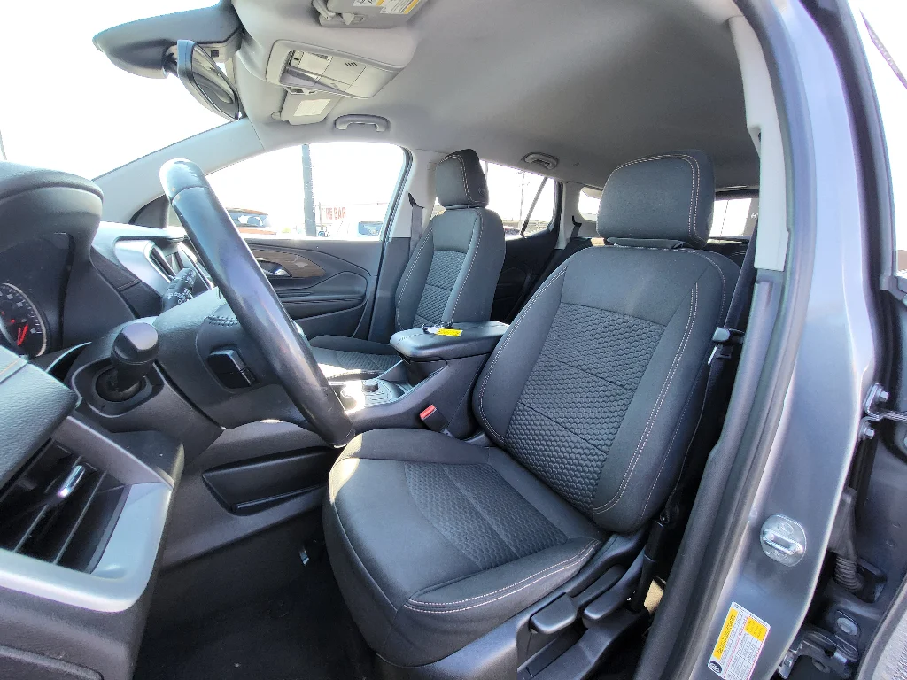 Used 2020 Satin Steel Metallic GMC SLE image 21
