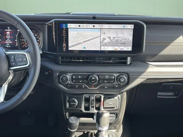 2025 Jeep Wrangler 4-Door Sahara - Photo 24