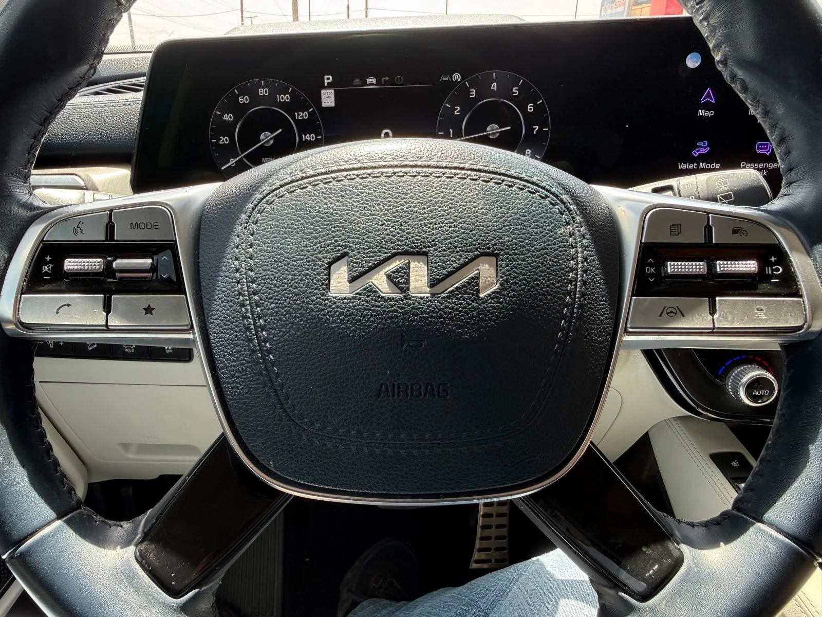 Used 2023 Silver Kia SX image 9