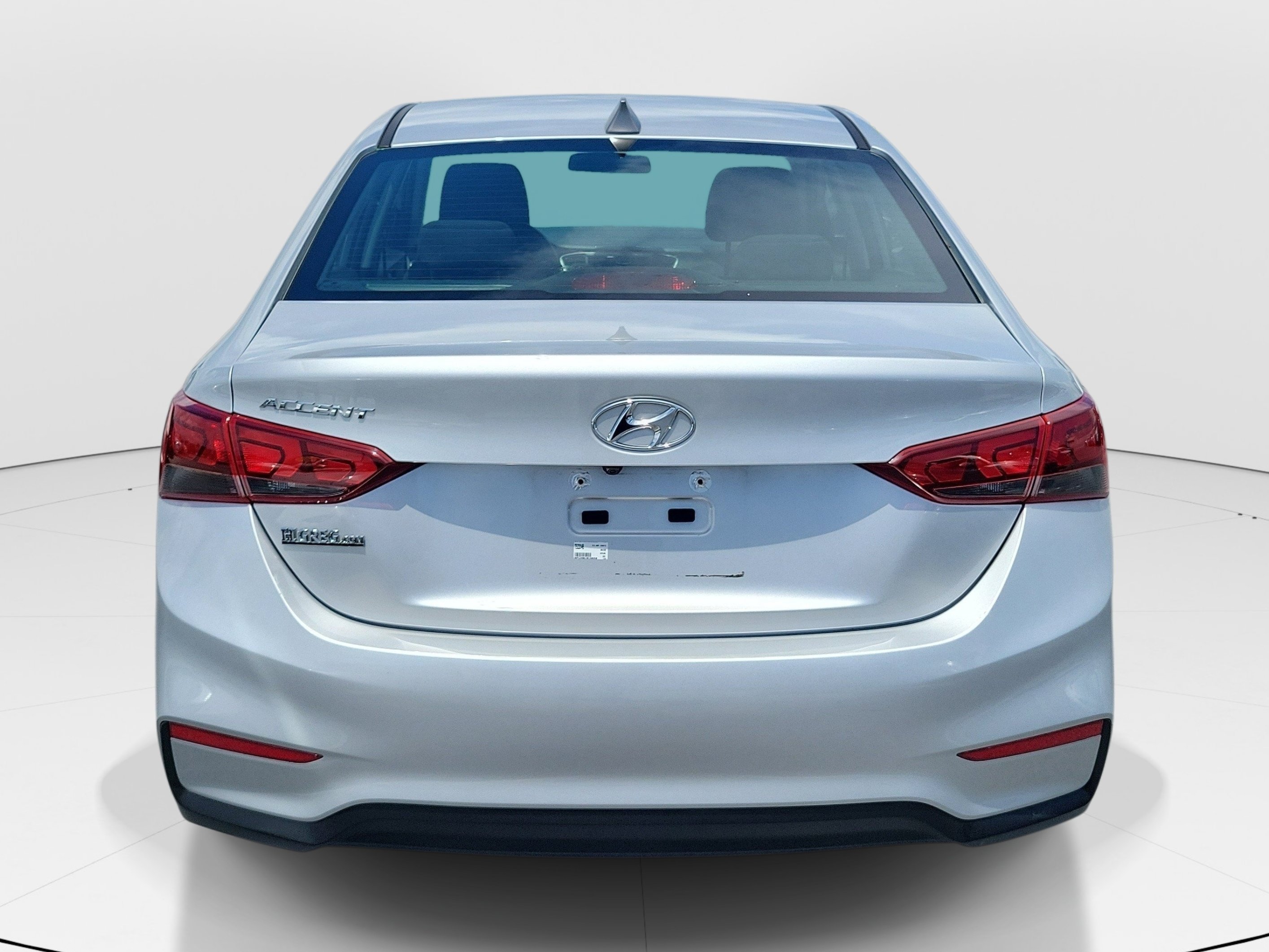 Used 2022 Olympus Silver Hyundai SE image 5