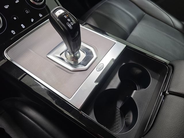 Used 2021 White Land Rover S image 23