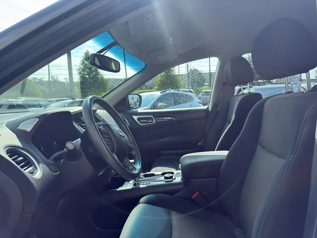 Used 2017 Gray Nissan SV image 9