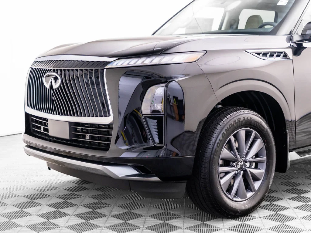 Certified Used 2026 Black INFINITI PURE image 40