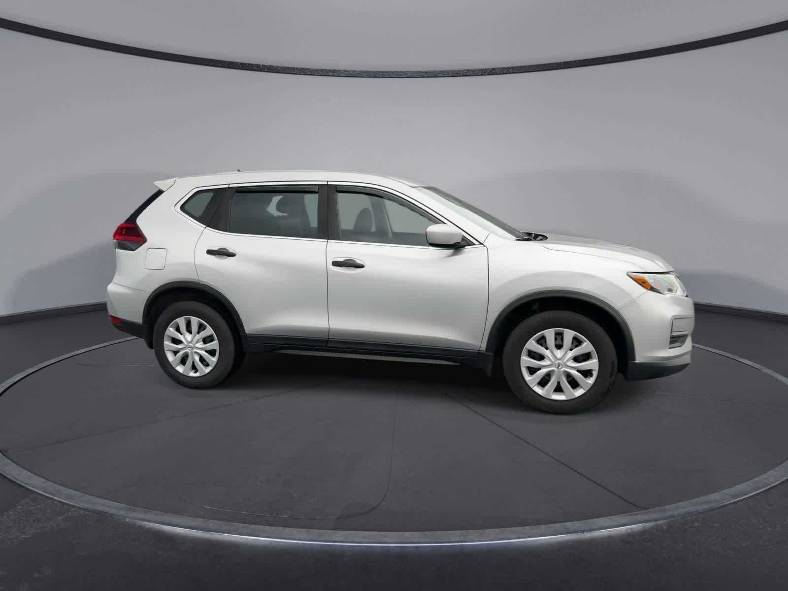 Used 2019 Brilliant Silver Metallic Nissan S image 9