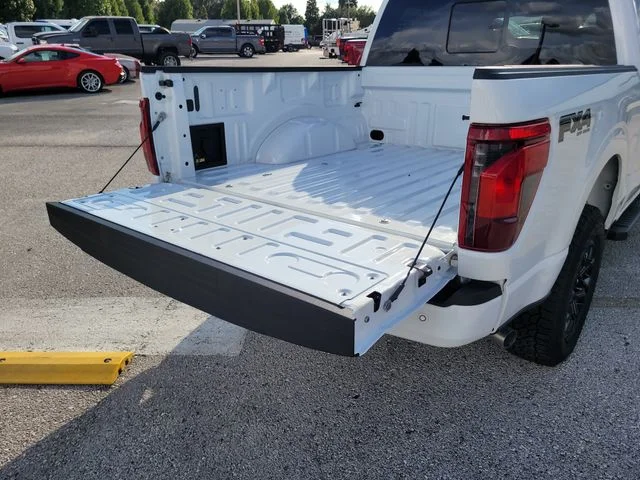 New 2026 Oxford White Ford XLT image 10