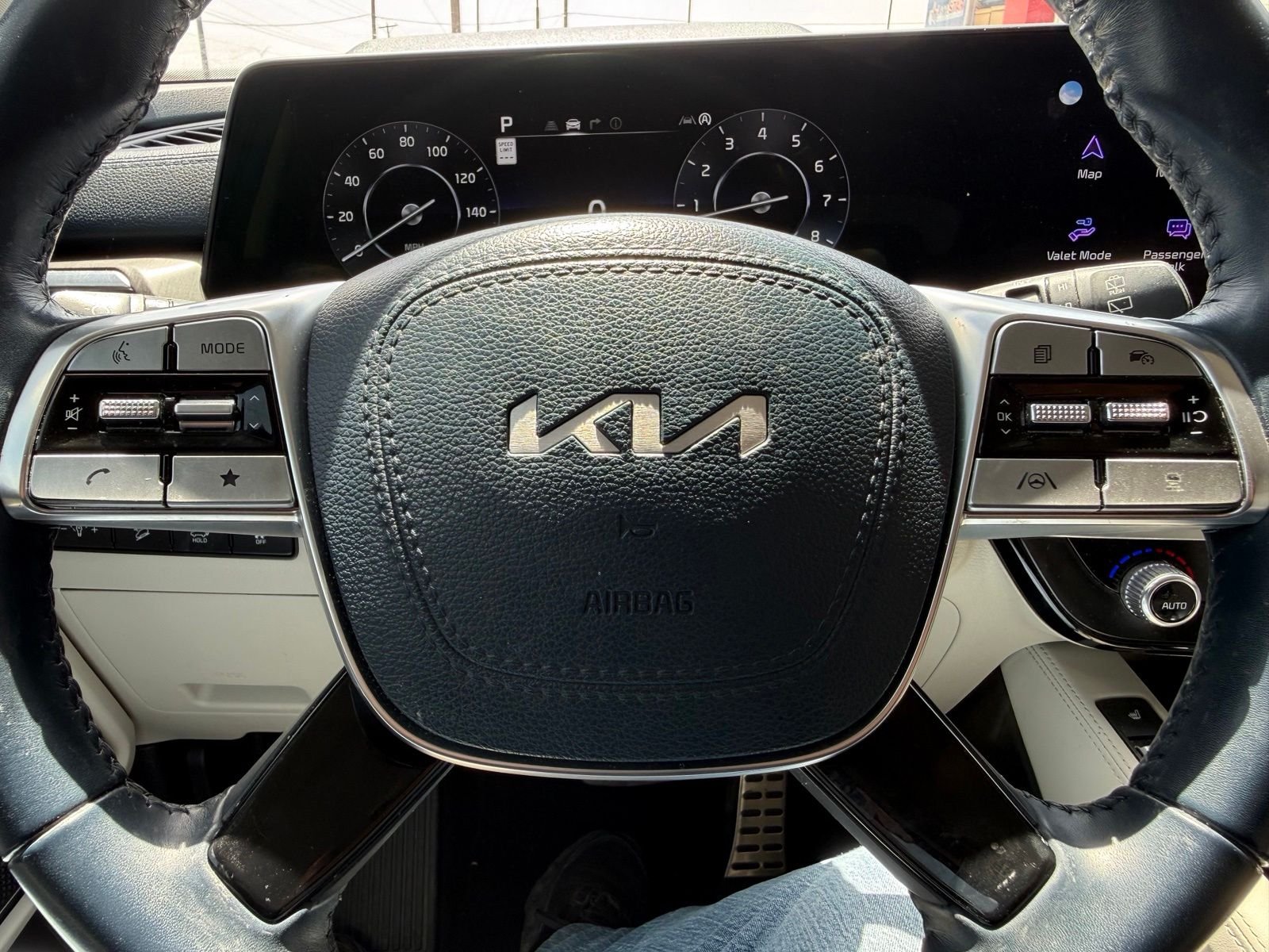 Used 2023 Silver Kia SX image 9