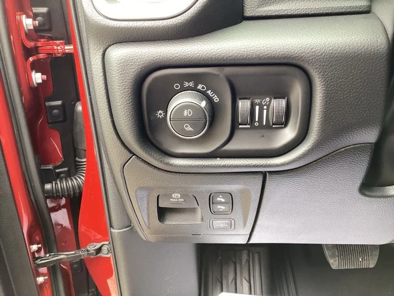 New 2026 Molten Red Pearl-Coat Exterior Paint RAM Laramie image 27