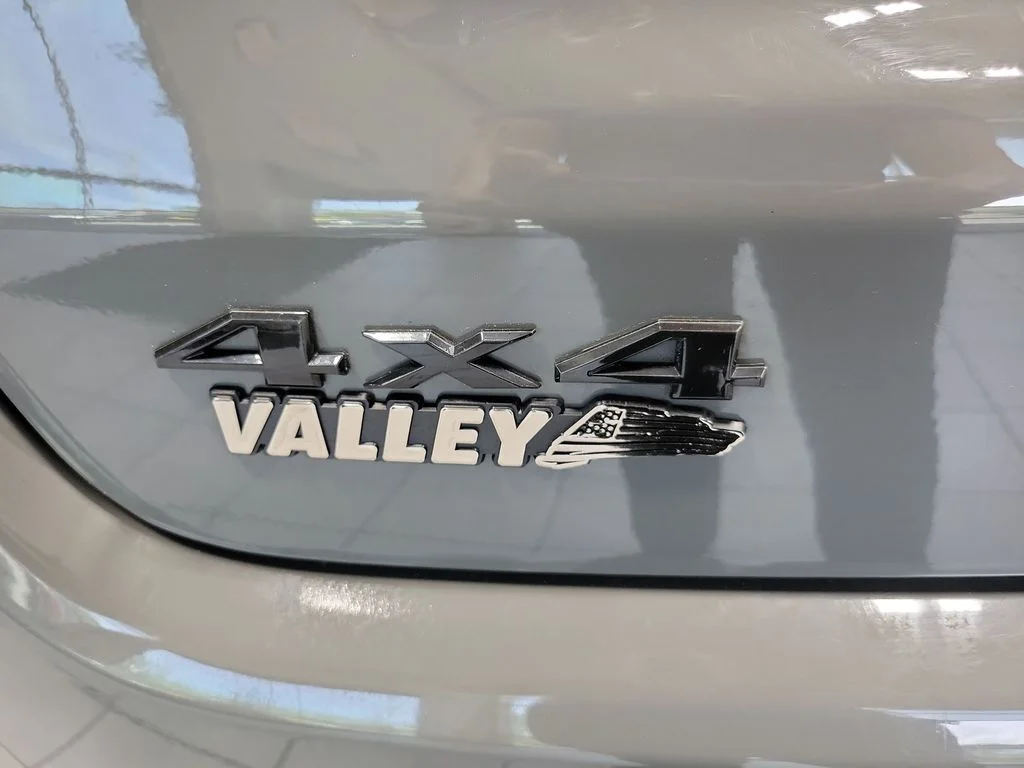 Certified Used 2023 Gray Jeep Latitude Lux image 11