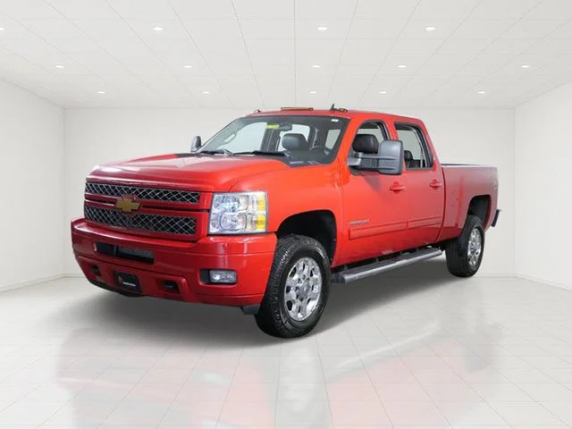 Used 2012 Red Chevrolet LT image 2