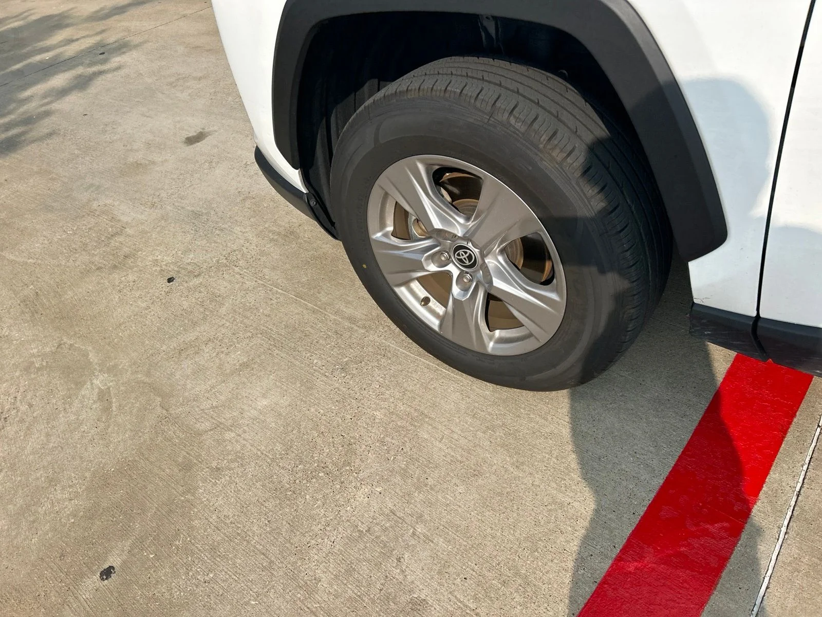Used 2025 White Toyota XLE image 26