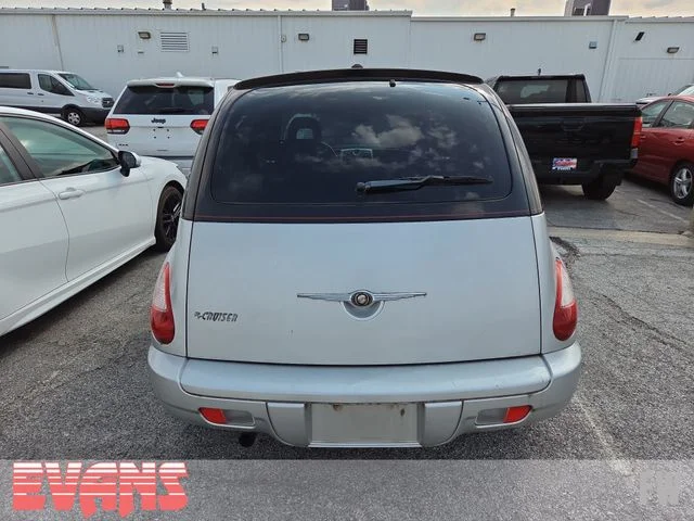 Used 2010 Black Chrysler Classic image 4