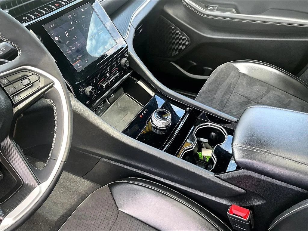Certified Used 2023 White Jeep Altitude image 22