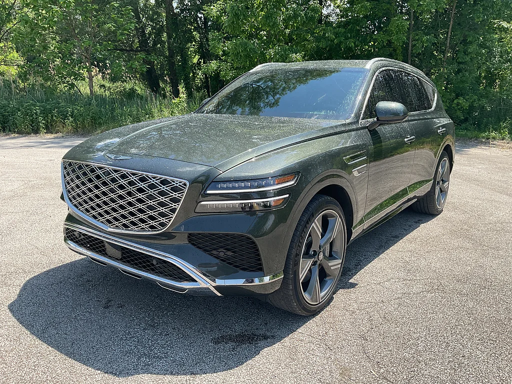 Used 2025 Storr Green Metallic Genesis 2.5T Prestige image 3