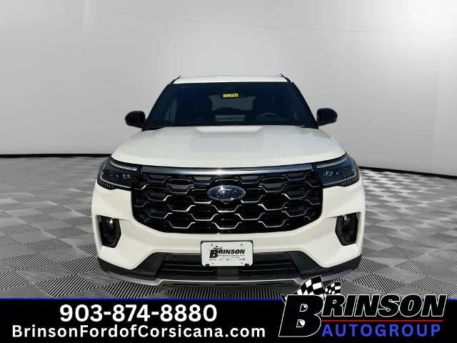 New 2026 Star White Metallic Tri-Coat Ford Platinum™ image 24