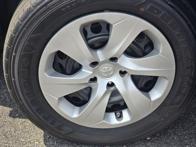 Certified Used 2023 SILVER SKY METALLIC Toyota  image 7