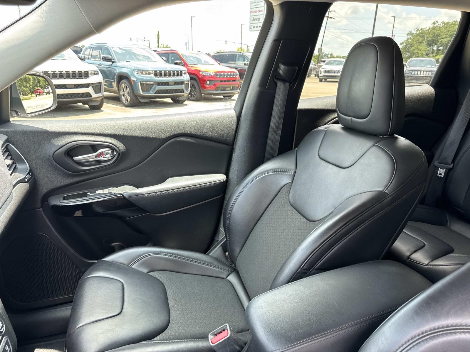 Used 2021 BILLET SILVER METALLIC CLEARCOAT Jeep Altitude image 15