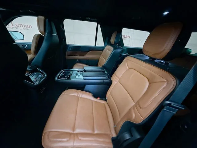 Used 2019 Black Lincoln Reserve image 26