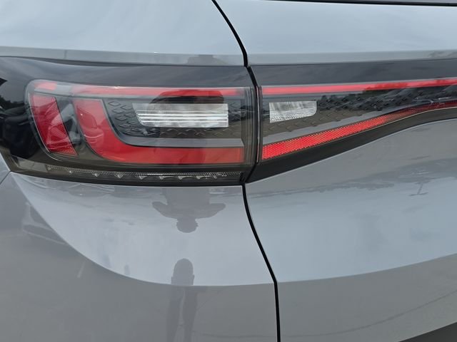 Used 2021  Volkswagen Pro S image 38