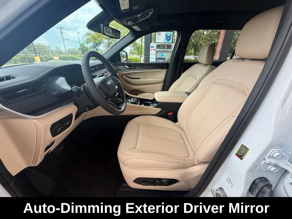 New 2026 Bright White Clear-Coat Exterior Paint Jeep Limited image 9