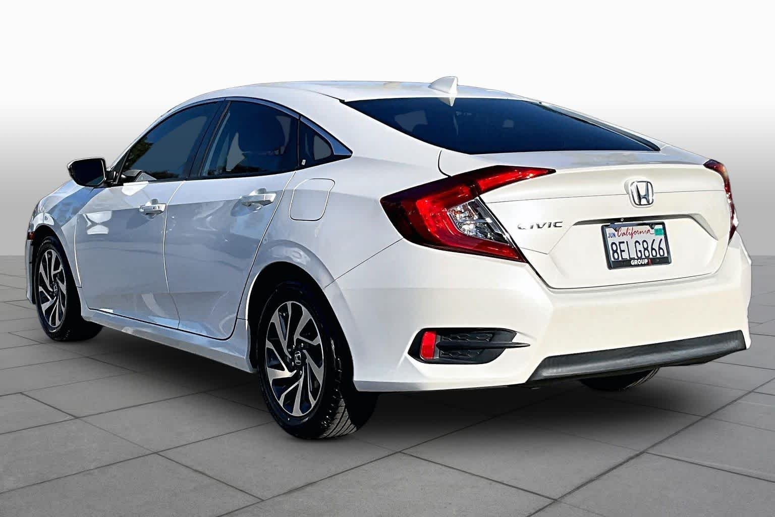 Used 2018 WHITE ORCHID PEARL Honda EX image 11