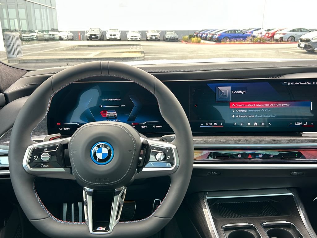 New 2026 Alpine White BMW M70 image 17