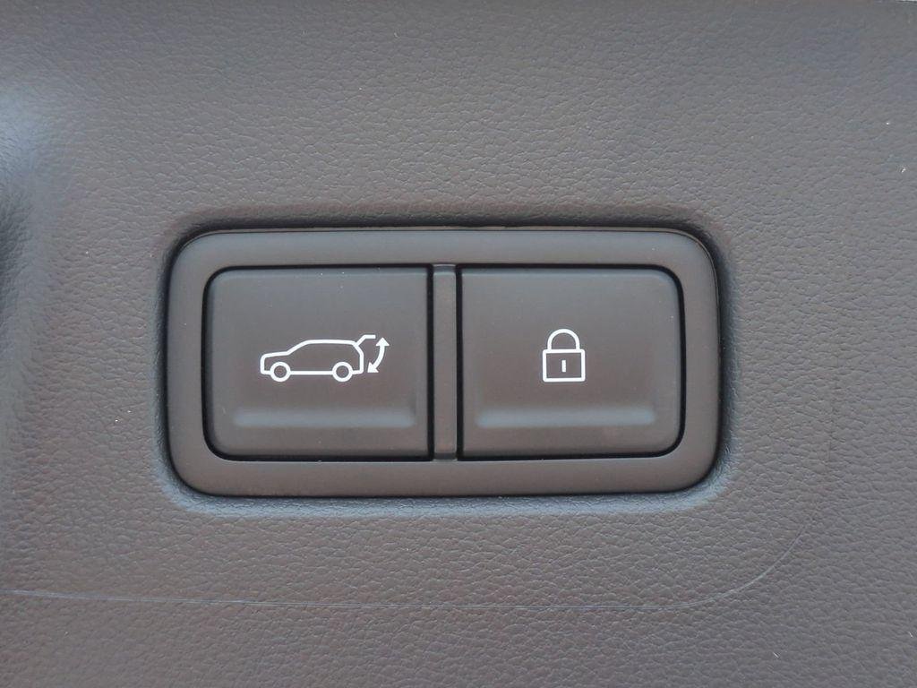 New 2027 White Hyundai SEL FWD image 15