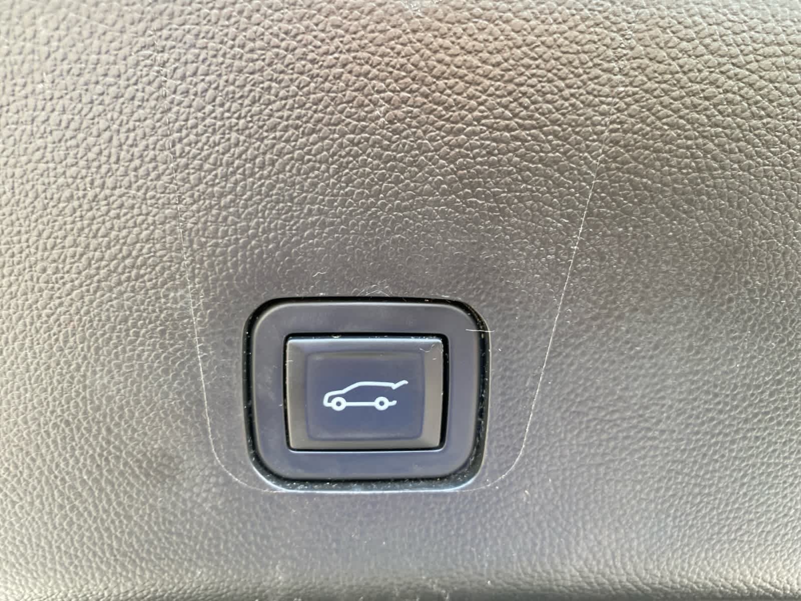 Used 2019 MOSAIC BLACK METALLIC Chevrolet LT Cloth image 24