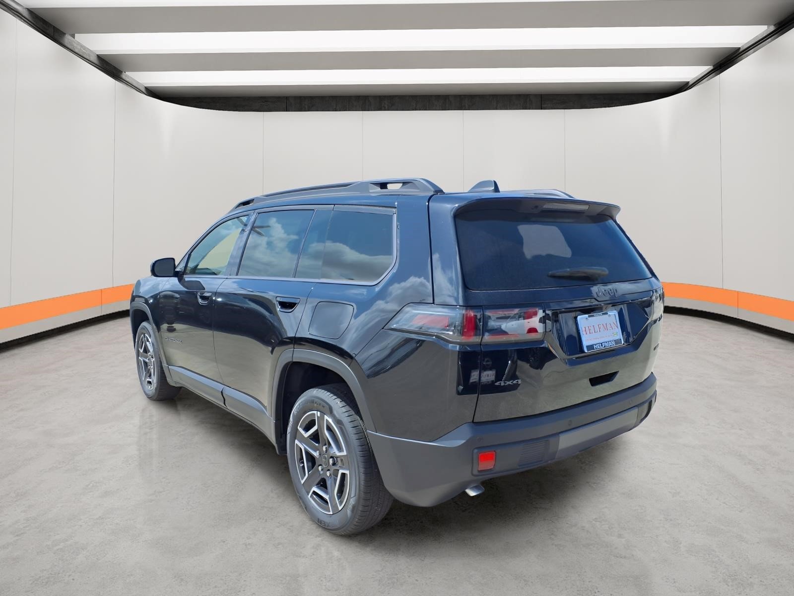 New 2026 Diamond Black Crystal Pearl-Coat Exterior Paint Jeep Laredo image 4