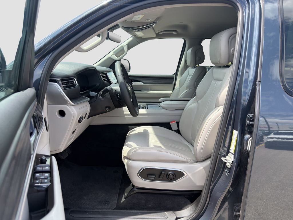 Used 2024 Gray Jeep Series II image 9