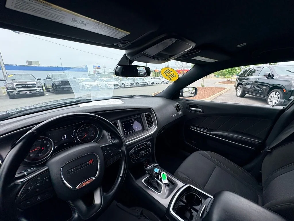 Used 2020 Black Dodge SXT image 27
