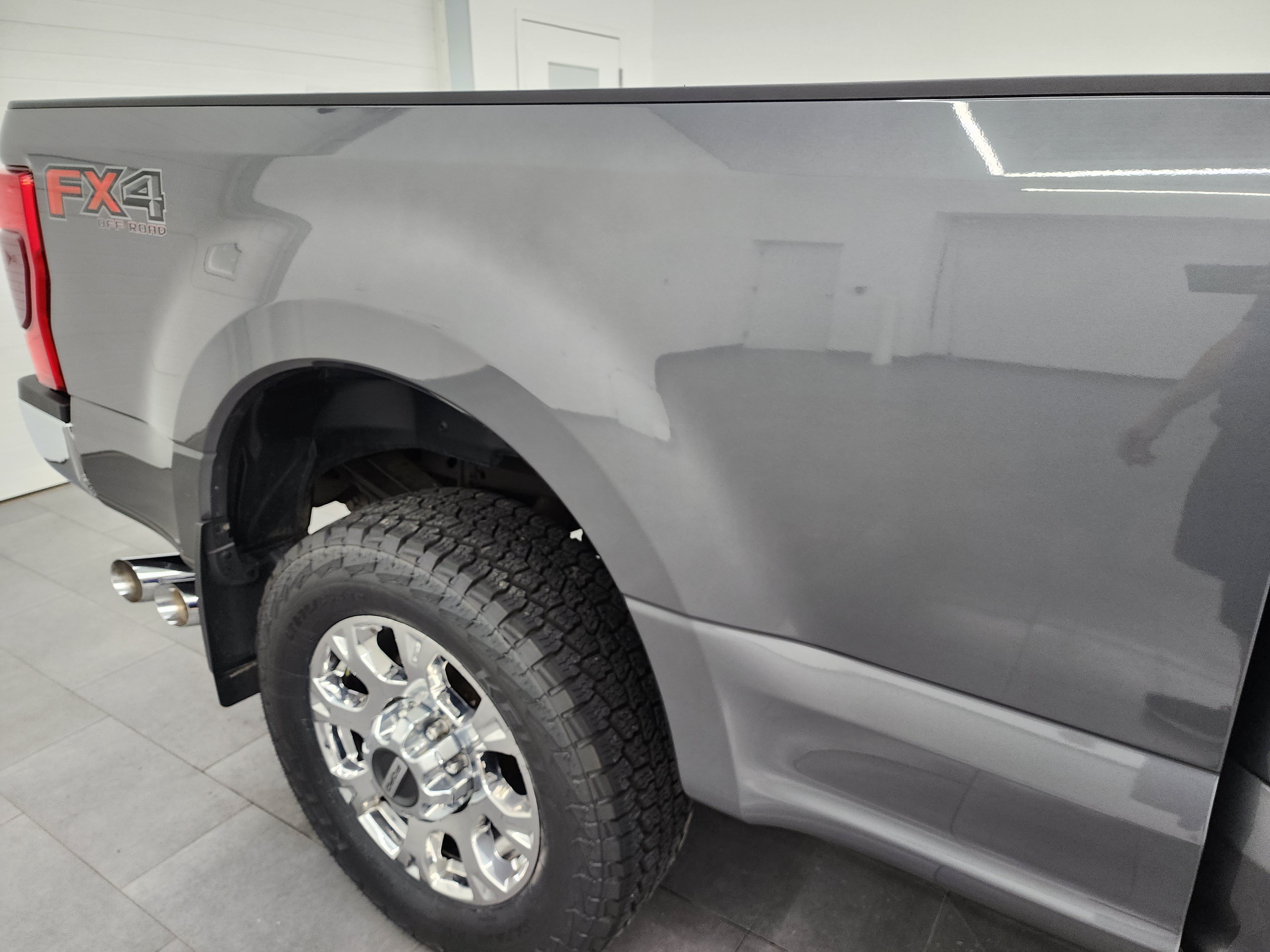 Used 2022 Carbonized Gray Metallic Ford 4x4 SuperCab Lariat w/FX4: SUPERCAB-SHORTBOX-SRW-6.7L DIESEL-NAV-FX4-HEAT/COOL SEATS-NEW TIRES image 26
